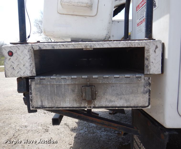 image for item DP5437 2013 Ford F550 Super Duty  bucket truck