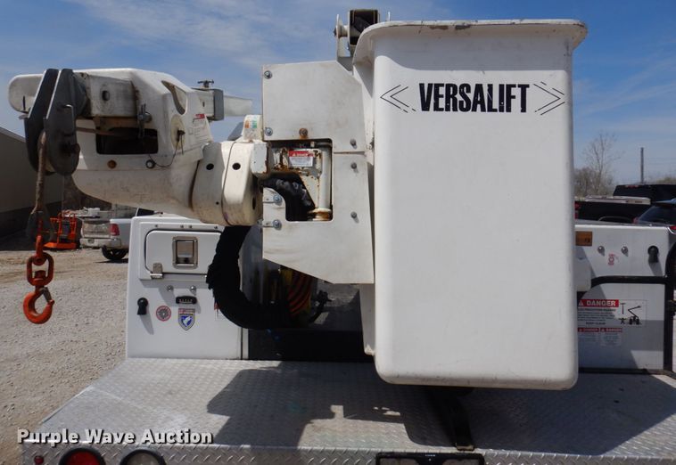 image for item DP5437 2013 Ford F550 Super Duty  bucket truck