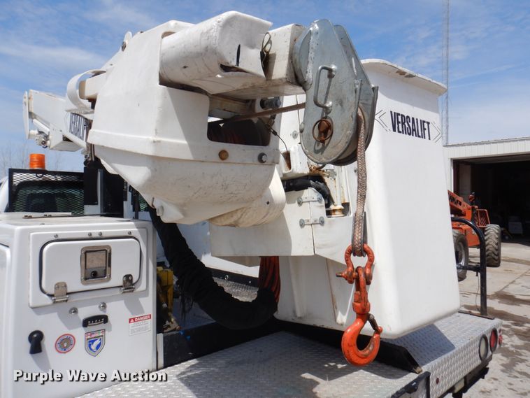 image for item DP5437 2013 Ford F550 Super Duty  bucket truck