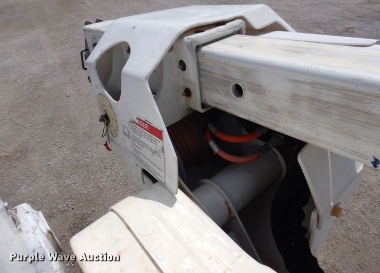 image for item DP5437 2013 Ford F550 Super Duty  bucket truck