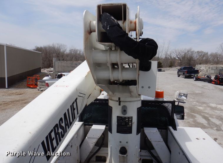 image for item DP5437 2013 Ford F550 Super Duty  bucket truck