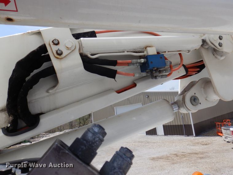 image for item DP5437 2013 Ford F550 Super Duty  bucket truck