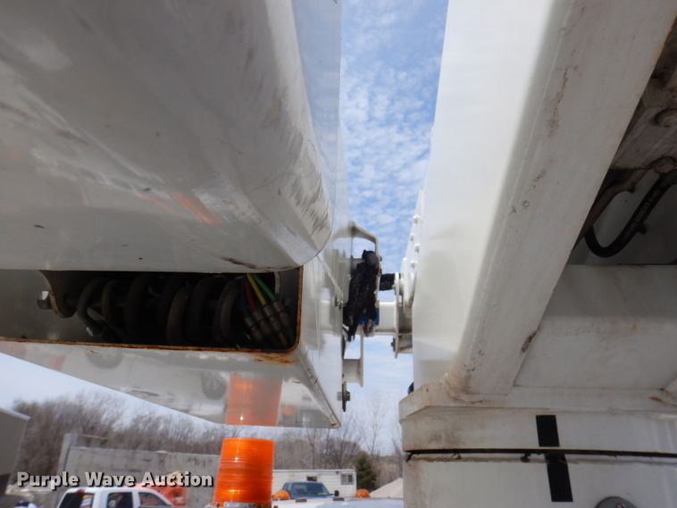 image for item DP5437 2013 Ford F550 Super Duty  bucket truck