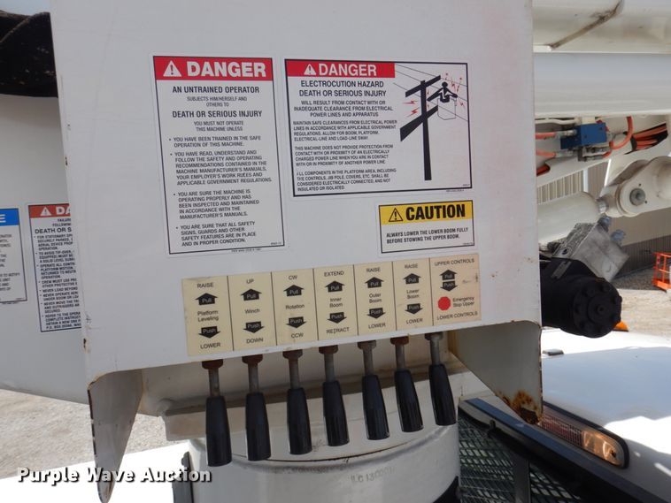 image for item DP5437 2013 Ford F550 Super Duty  bucket truck