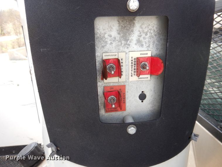 image for item DP5437 2013 Ford F550 Super Duty  bucket truck