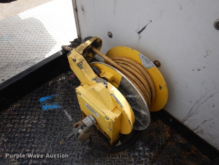 image for item DP5437 2013 Ford F550 Super Duty  bucket truck