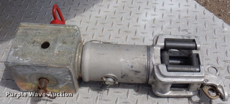 image for item DP5437 2013 Ford F550 Super Duty  bucket truck