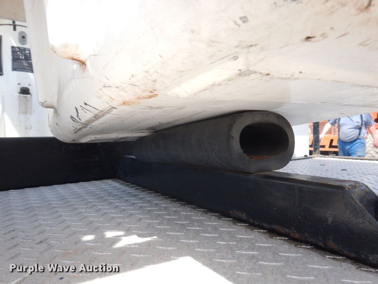 image for item DP5437 2013 Ford F550 Super Duty  bucket truck