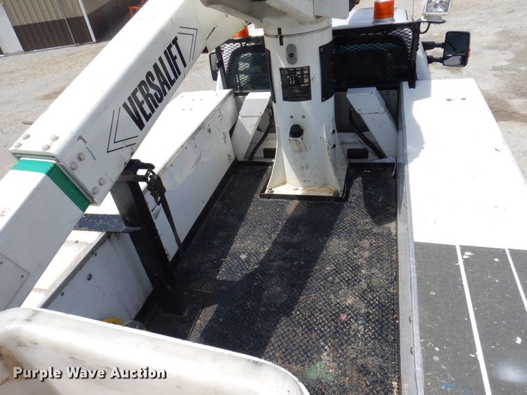 image for item DP5437 2013 Ford F550 Super Duty  bucket truck