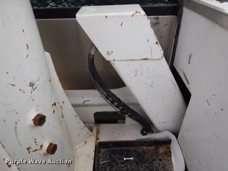 image for item DP5437 2013 Ford F550 Super Duty  bucket truck