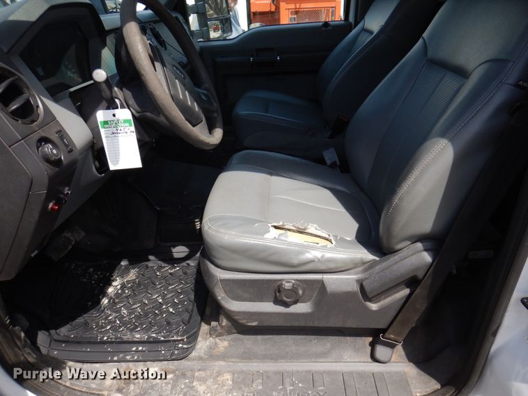 image for item DP5437 2013 Ford F550 Super Duty  bucket truck