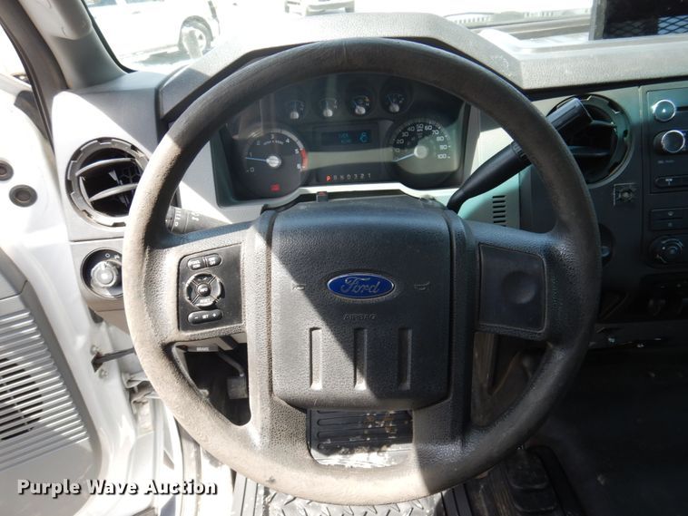 image for item DP5437 2013 Ford F550 Super Duty  bucket truck