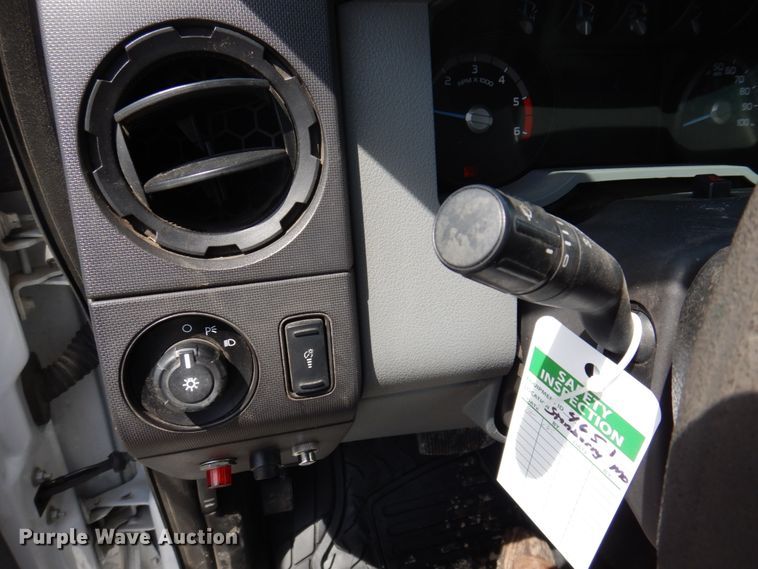 image for item DP5437 2013 Ford F550 Super Duty  bucket truck