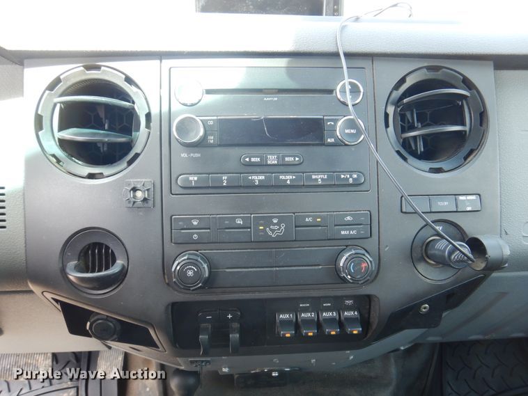 image for item DP5437 2013 Ford F550 Super Duty  bucket truck