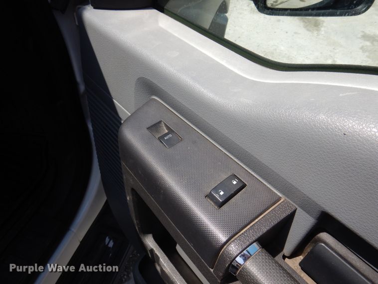 image for item DP5437 2013 Ford F550 Super Duty  bucket truck