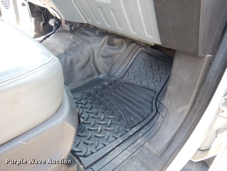 image for item DP5437 2013 Ford F550 Super Duty  bucket truck