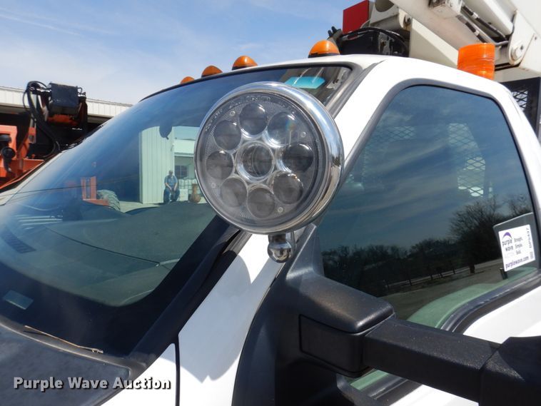 image for item DP5437 2013 Ford F550 Super Duty  bucket truck
