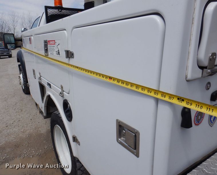 image for item DP5437 2013 Ford F550 Super Duty  bucket truck