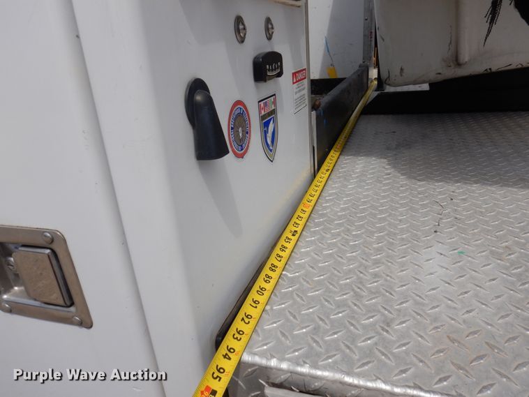 image for item DP5437 2013 Ford F550 Super Duty  bucket truck