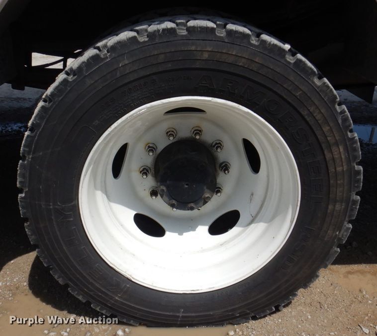 image for item DP5437 2013 Ford F550 Super Duty  bucket truck