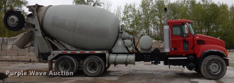 image for item DP5456 2005 Mack CV513  ready mix truck