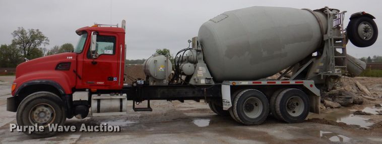 image for item DP5456 2005 Mack CV513  ready mix truck