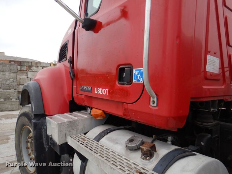 image for item DP5456 2005 Mack CV513  ready mix truck