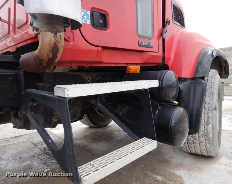 image for item DP5456 2005 Mack CV513  ready mix truck