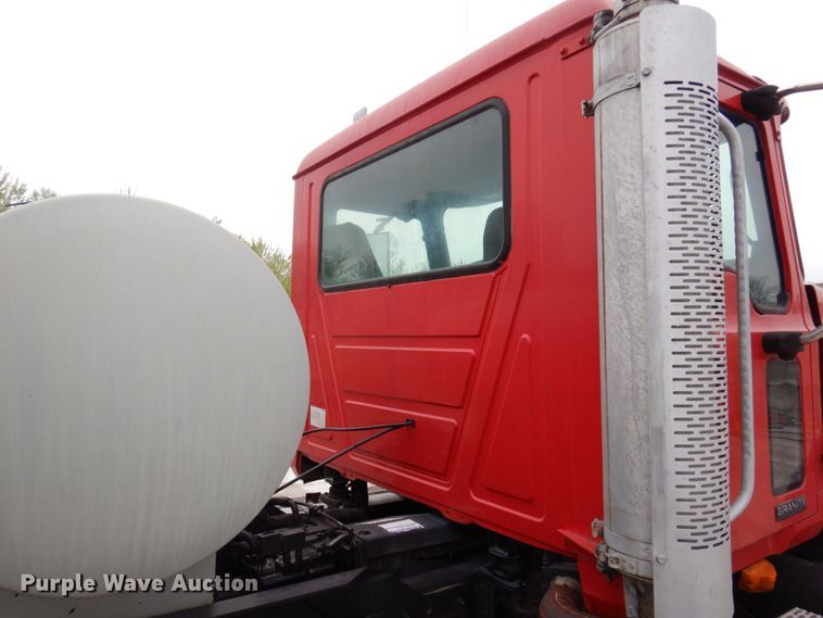 image for item DP5456 2005 Mack CV513  ready mix truck