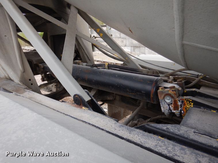 image for item DP5456 2005 Mack CV513  ready mix truck