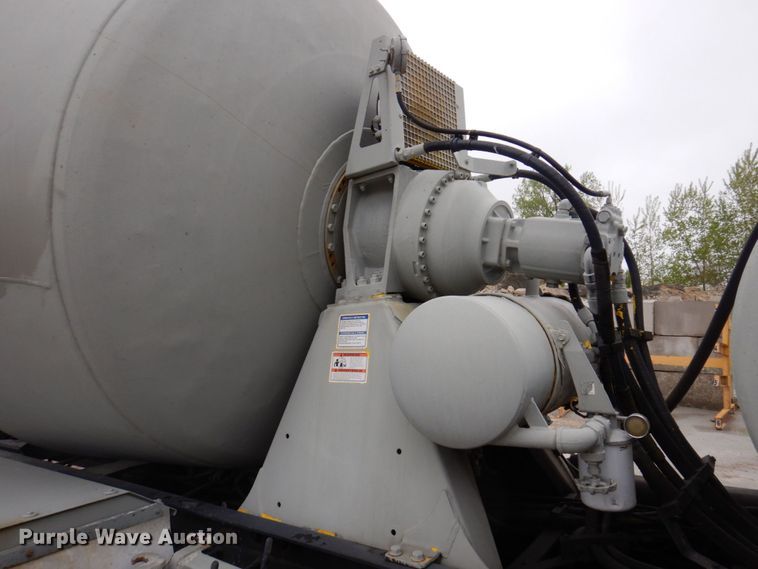 image for item DP5456 2005 Mack CV513  ready mix truck