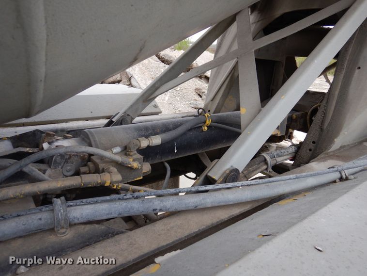 image for item DP5456 2005 Mack CV513  ready mix truck