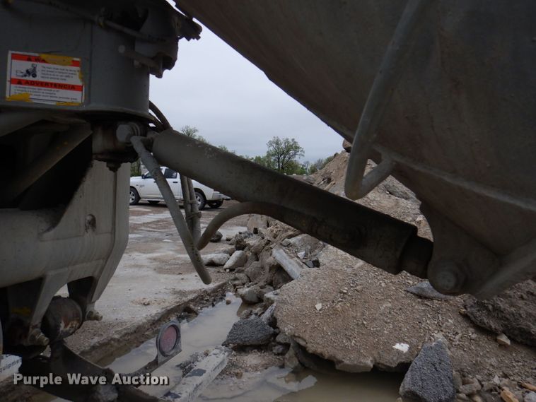 image for item DP5456 2005 Mack CV513  ready mix truck