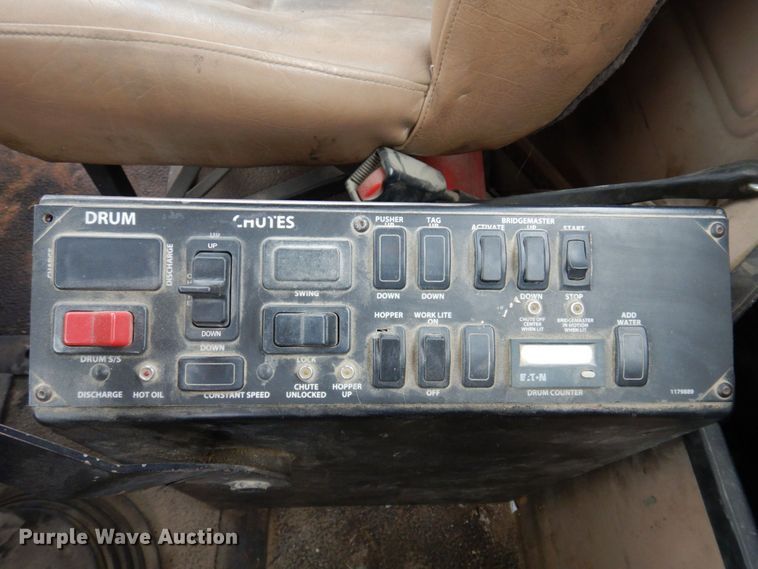 image for item DP5456 2005 Mack CV513  ready mix truck