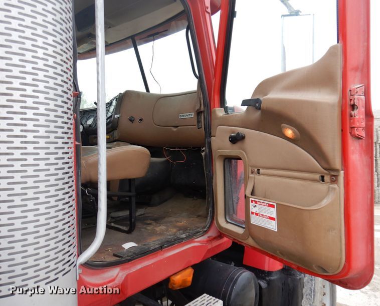 image for item DP5456 2005 Mack CV513  ready mix truck