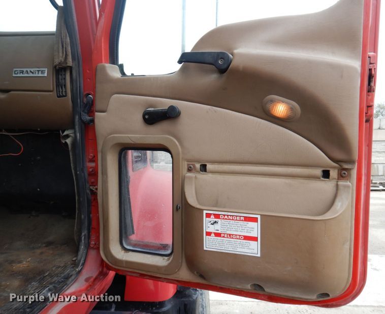 image for item DP5456 2005 Mack CV513  ready mix truck