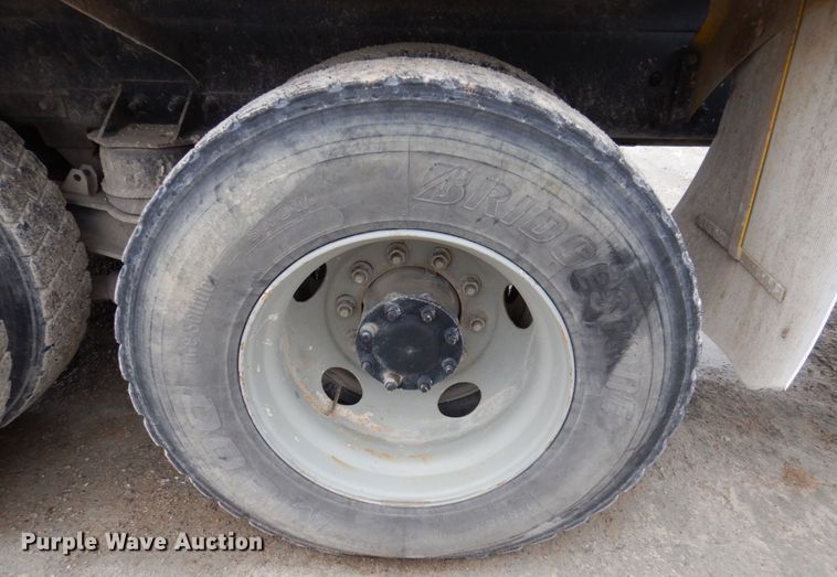 image for item DP5456 2005 Mack CV513  ready mix truck