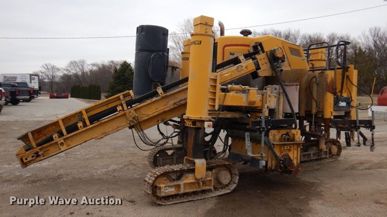 image for item DR0335 Gomaco GT3600  curb machine