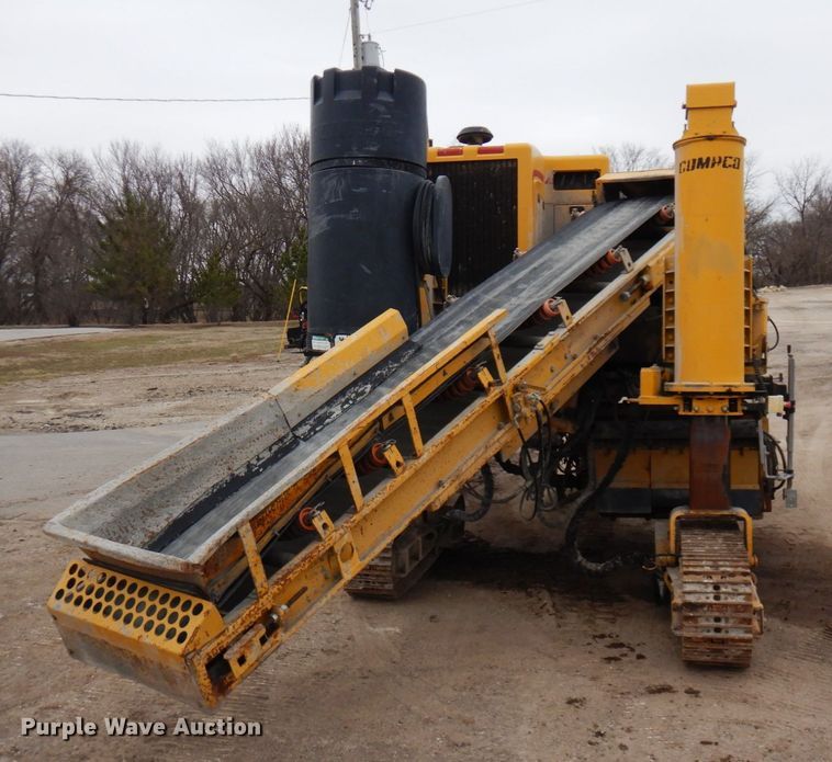 image for item DR0335 Gomaco GT3600  curb machine