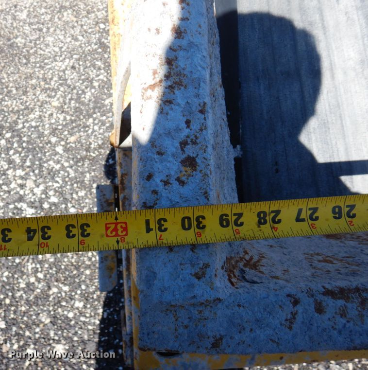 image for item DR0335 Gomaco GT3600  curb machine