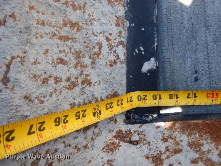 image for item DR0335 Gomaco GT3600  curb machine