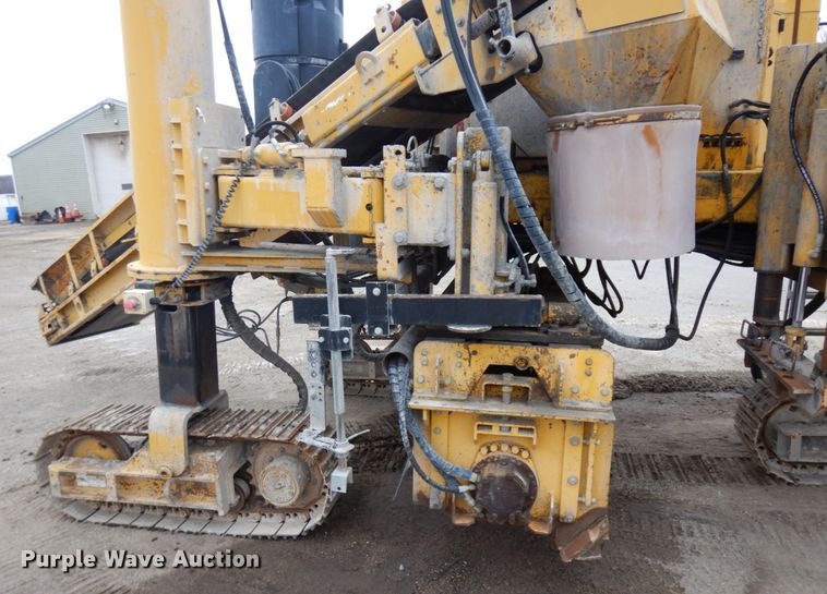 image for item DR0335 Gomaco GT3600  curb machine