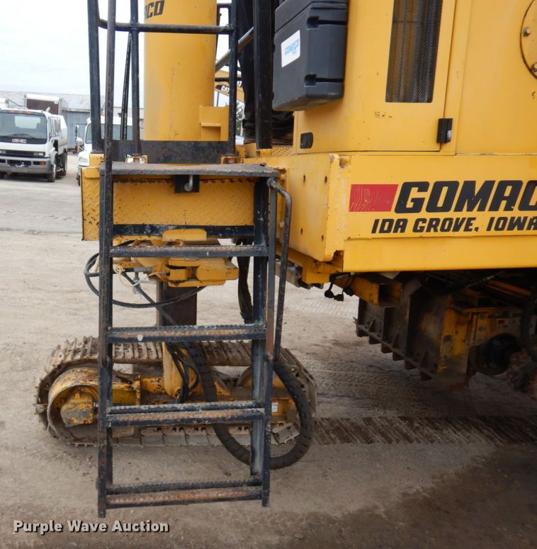 image for item DR0335 Gomaco GT3600  curb machine