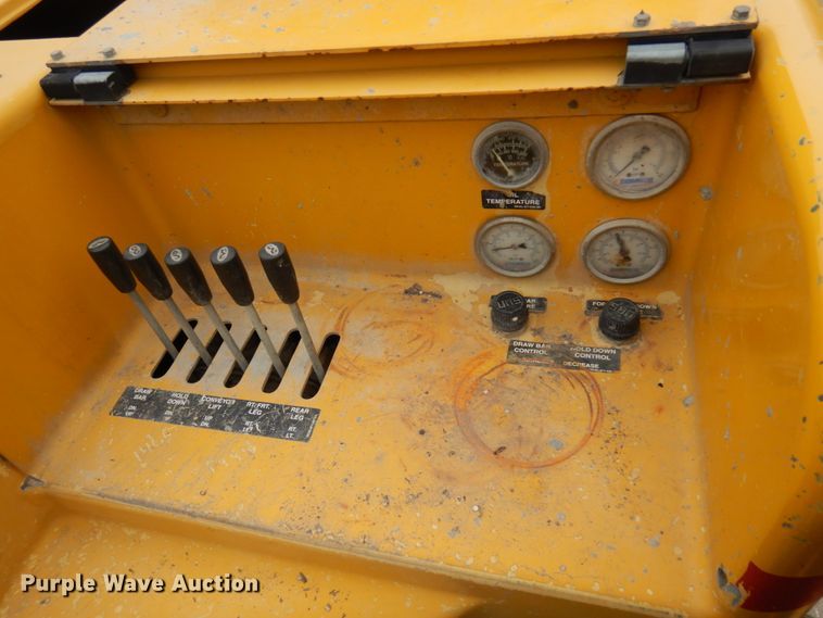 image for item DR0335 Gomaco GT3600  curb machine