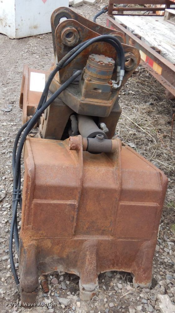 image for item DR0339 Towtem 24" W excavator grapple