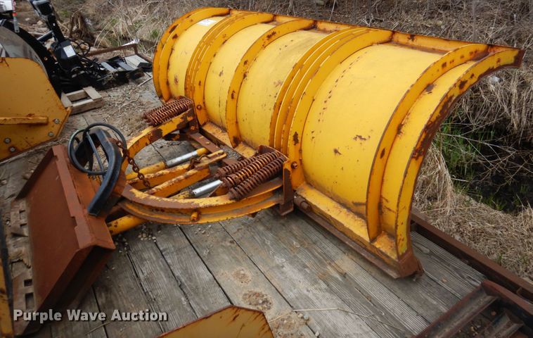 image for item DR0342 LEO  9' W skid steer snow plow