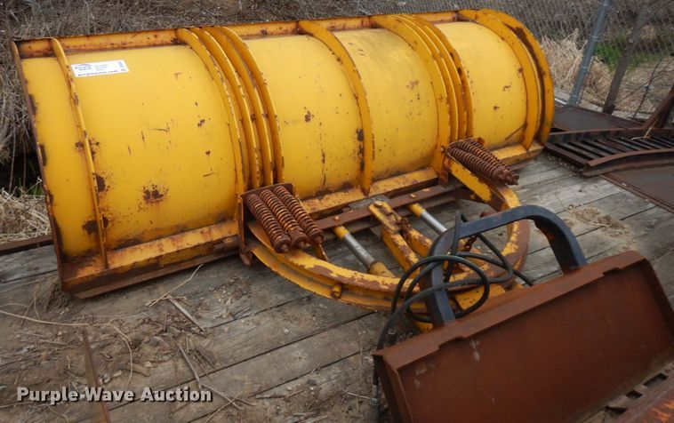 image for item DR0342 LEO  9' W skid steer snow plow