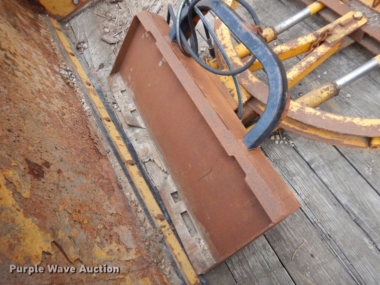 image for item DR0342 LEO  9' W skid steer snow plow