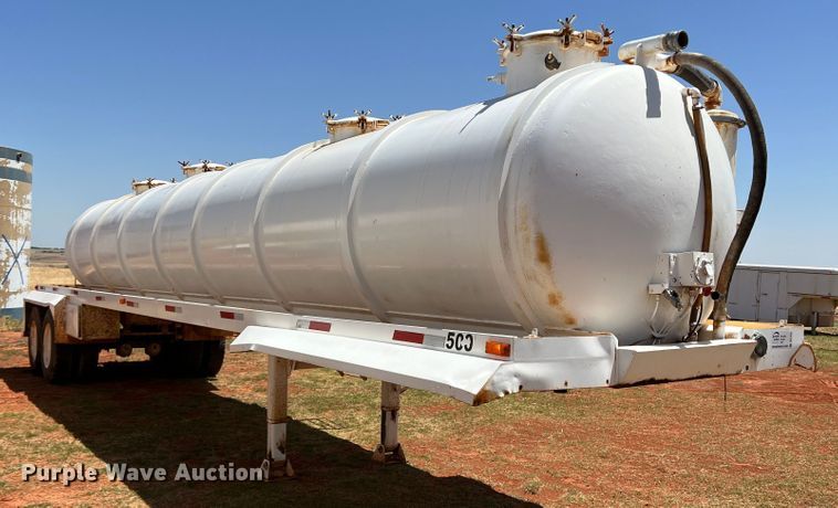 image for item DR1331 2004 SFI  tank trailer