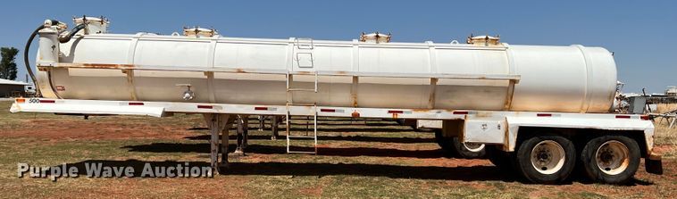 image for item DR1331 2004 SFI  tank trailer